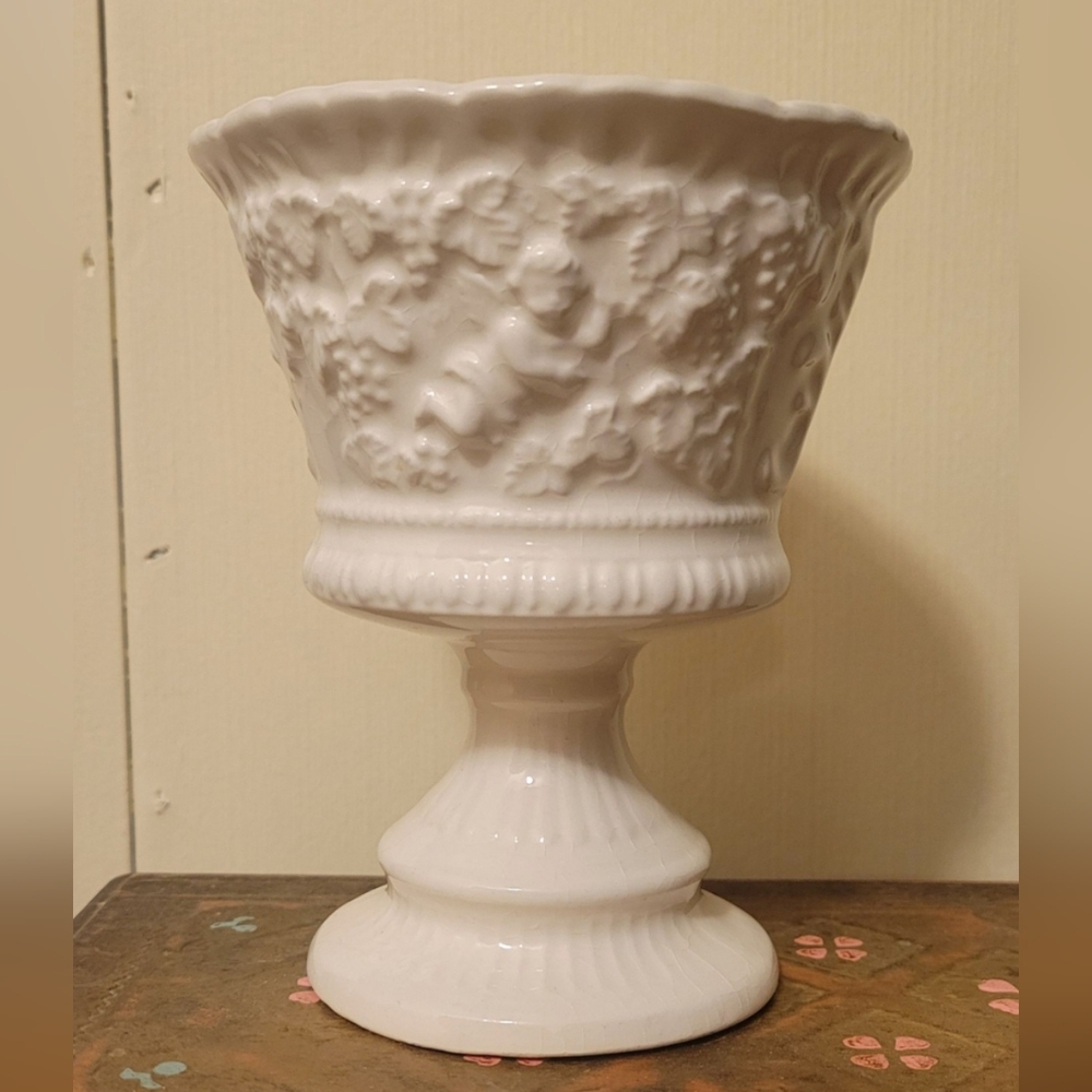 Vtg Lefton white glazed Renaissance cherub angel vines graphic candy dish vase